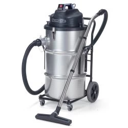 Aspirateur eau et poussieres voiture  numatic